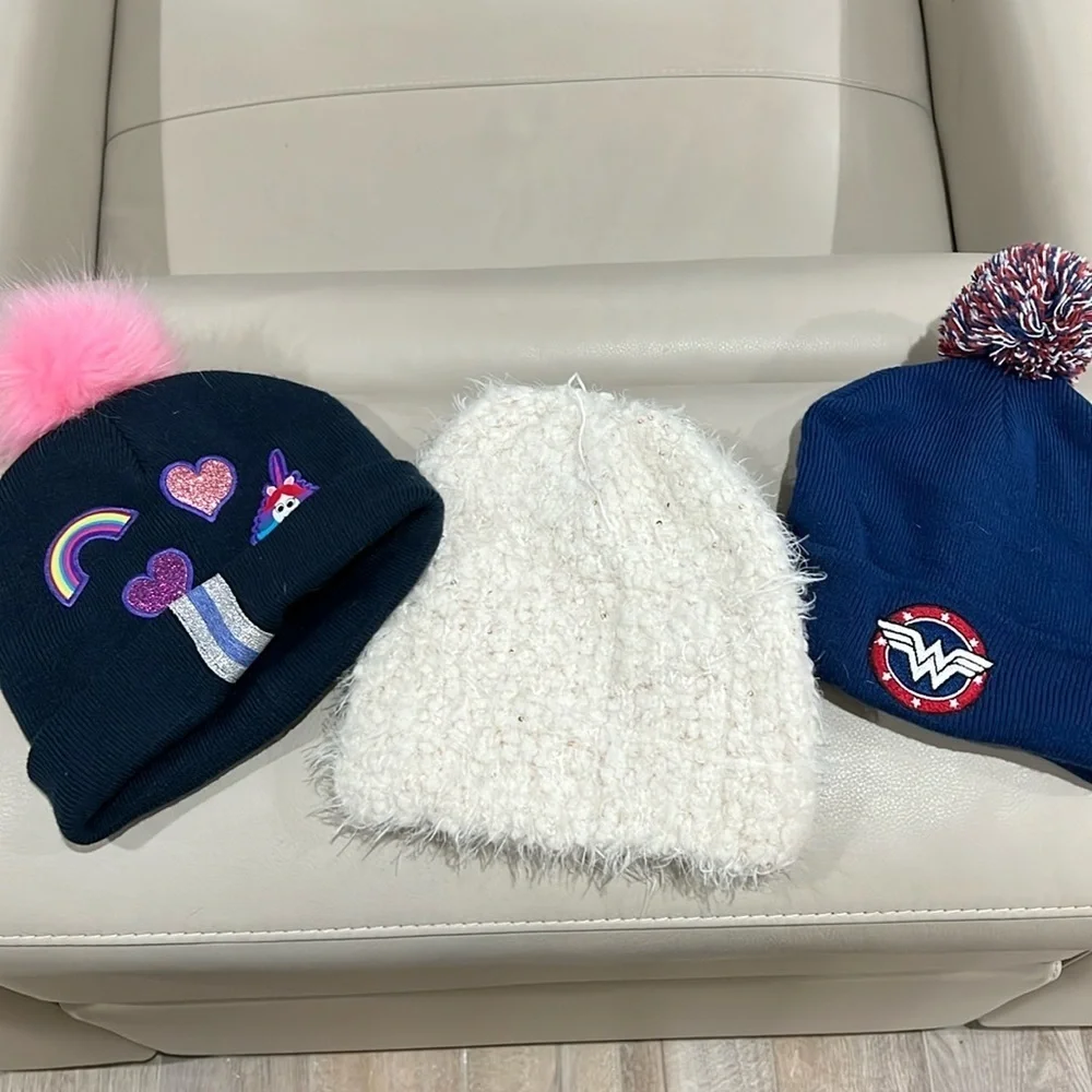 Bundle girls beanies (youth size)